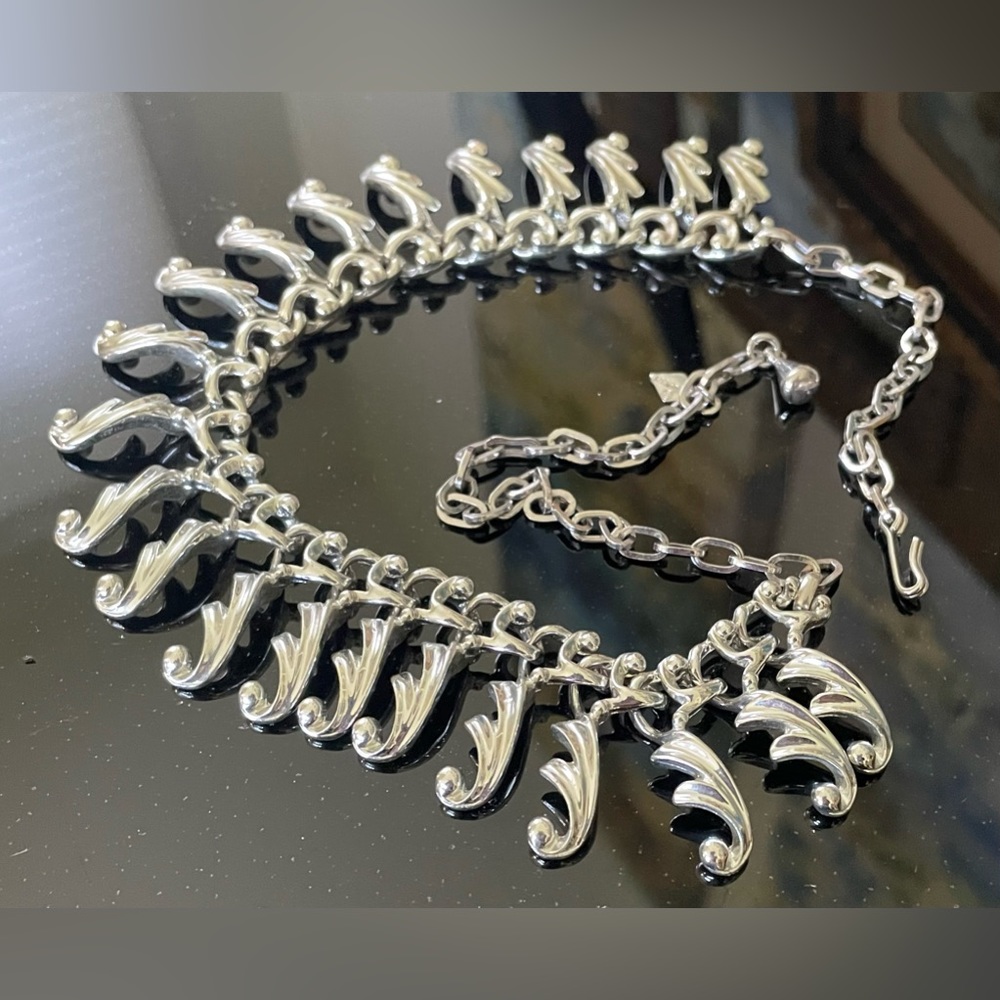Vintage 1960 Sarah Coventry Fancy Free Silver Tone Fringe Necklace 19”